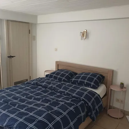 Les Souvenirs Apartment